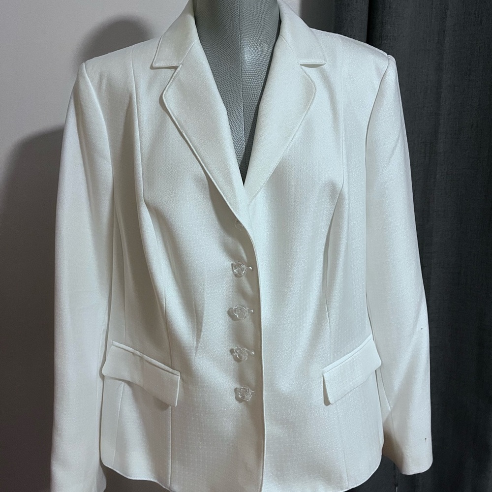 Emily NWT White Women's Blazer Size 14W